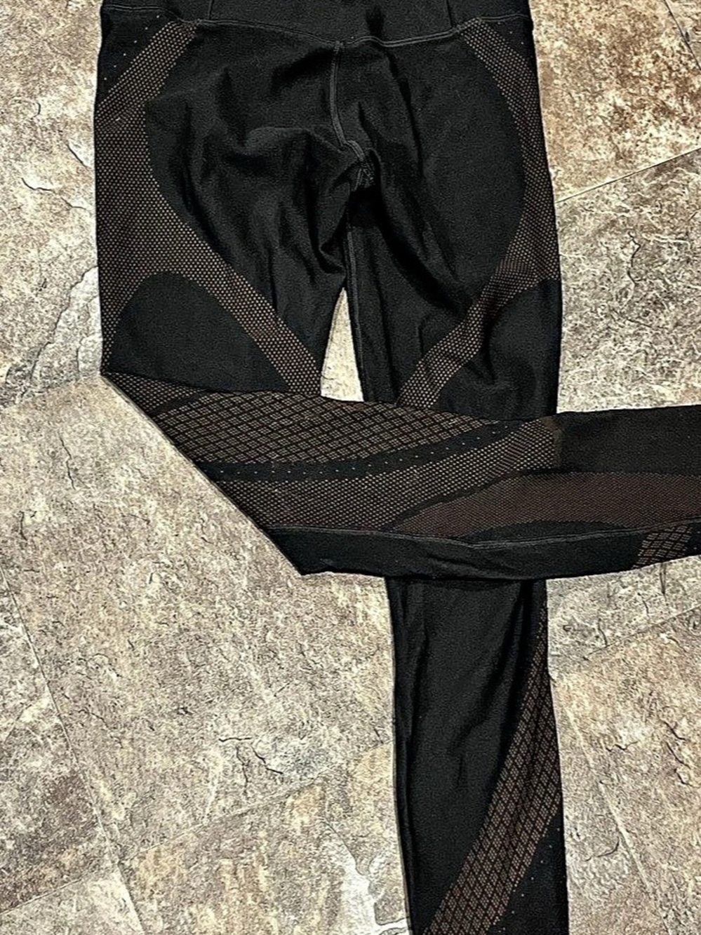 Lululemon Speed Tight III (Mesh) ) Black Mesh Panel Leggings